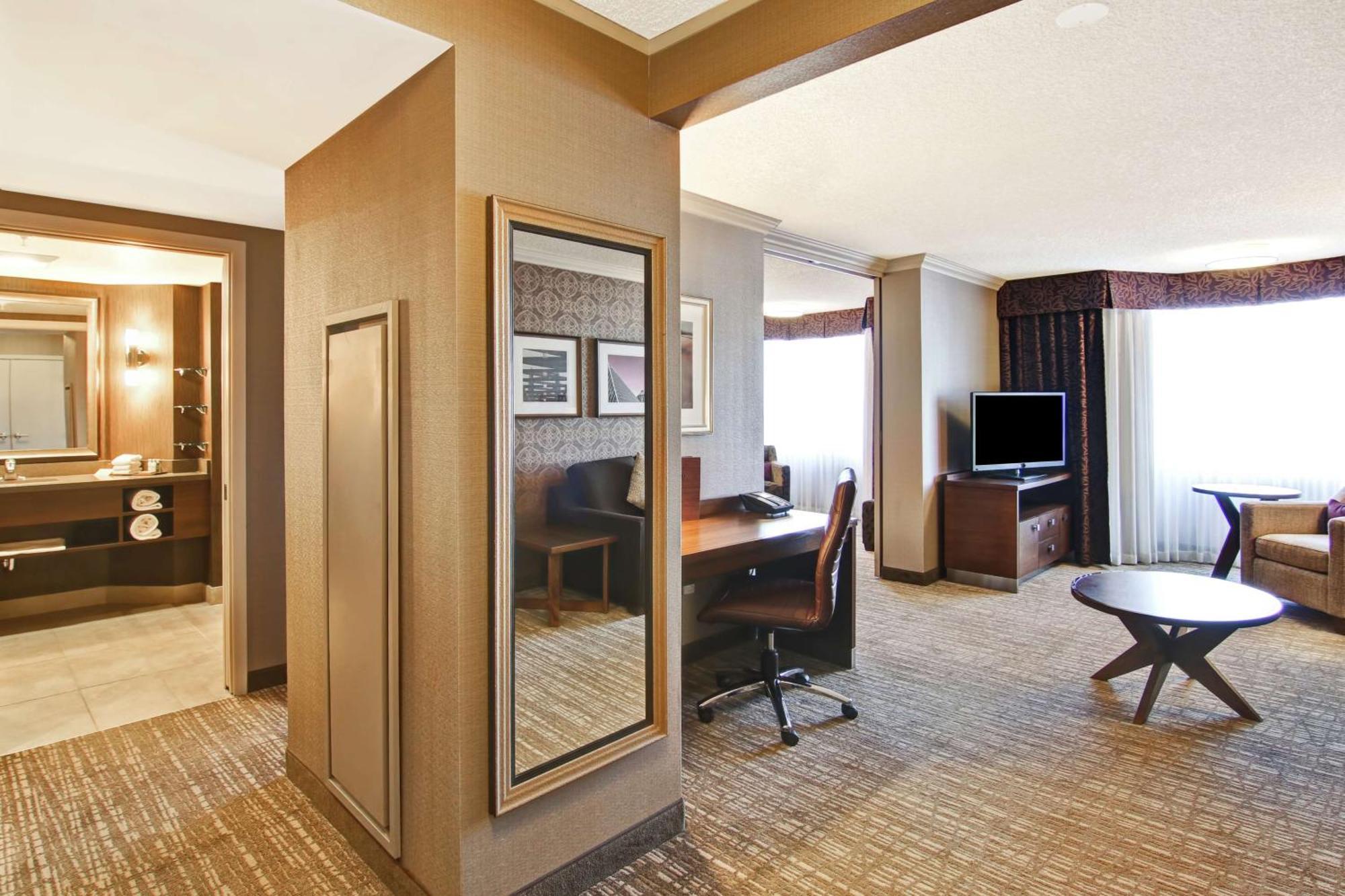 Doubletree By Hilton West Edmonton Hotel Exterior photo
