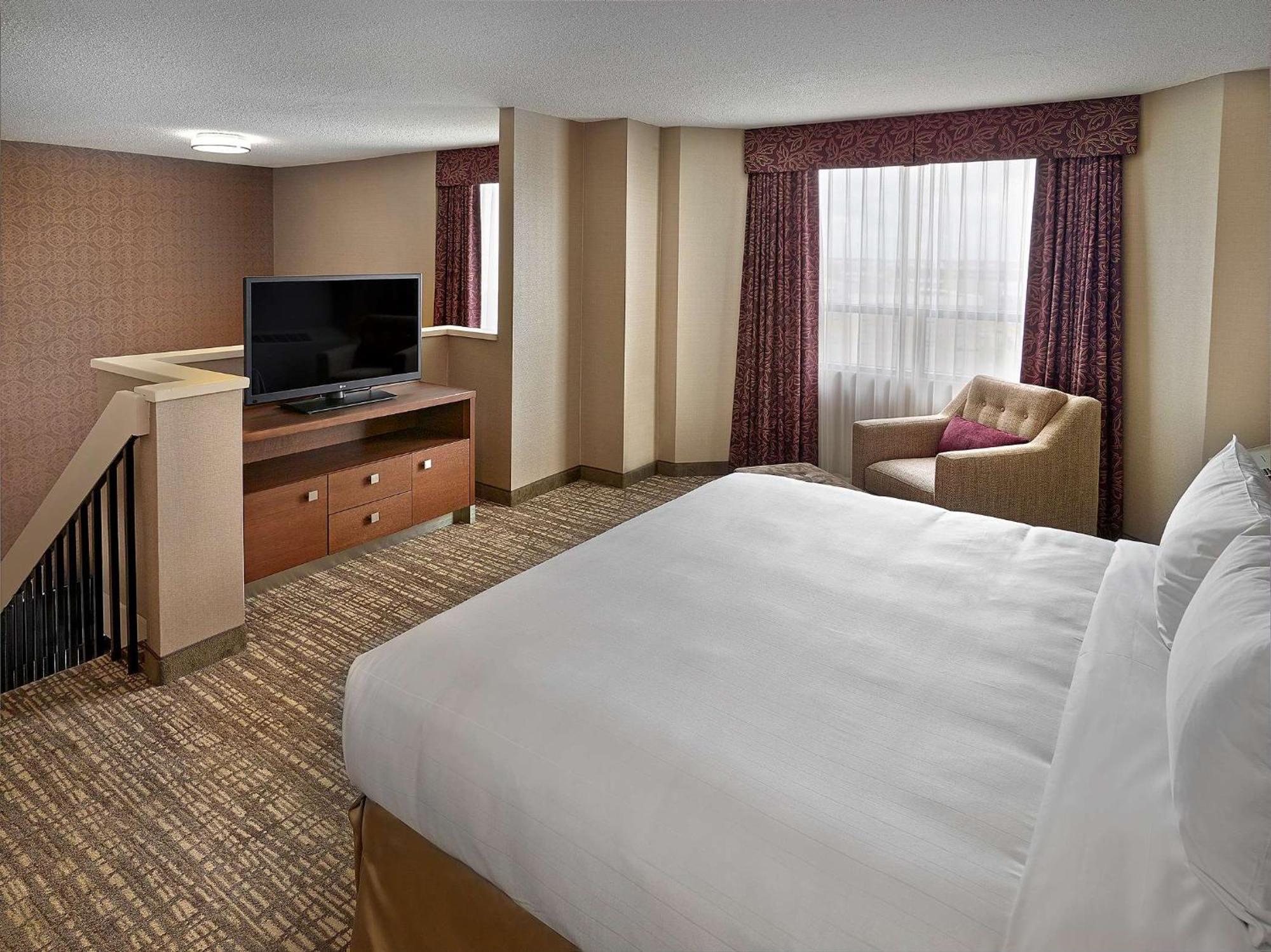 Doubletree By Hilton West Edmonton Hotel Exterior photo