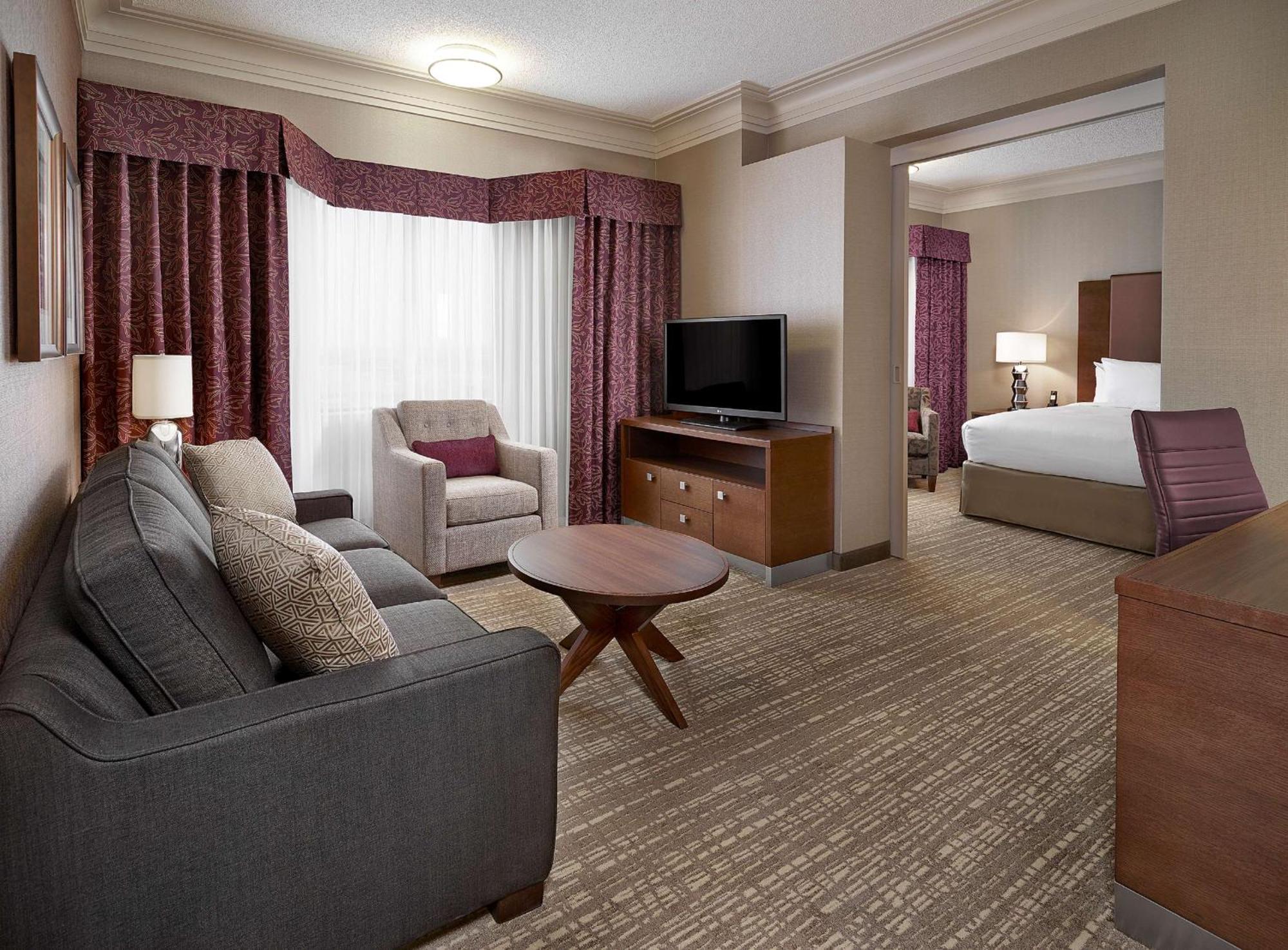 Doubletree By Hilton West Edmonton Hotel Exterior photo